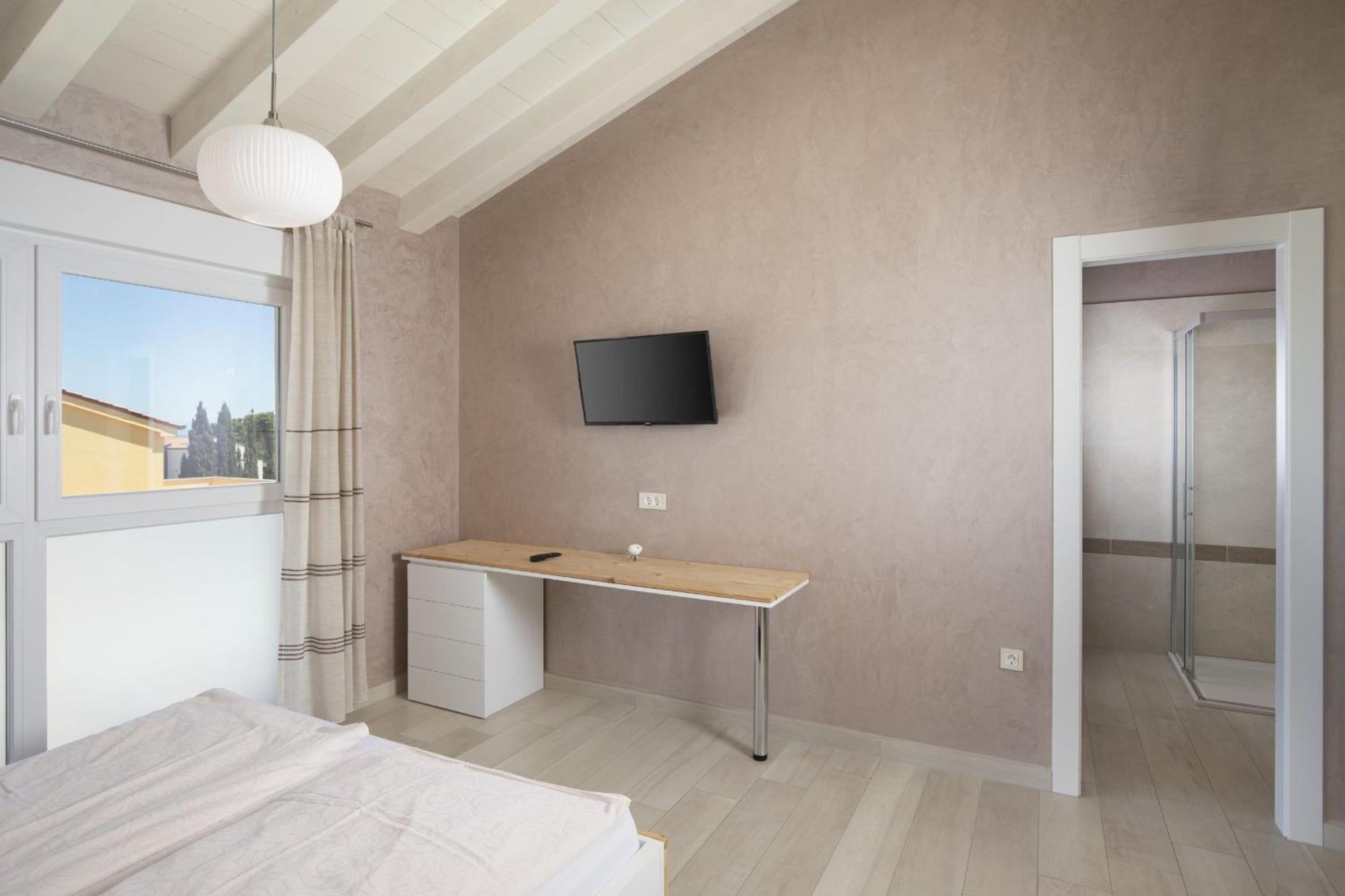 Villa Olivia - New And Modern House With Pool, Souna, Jacuzzi & Playground, Liznjan - Istra Exterior photo