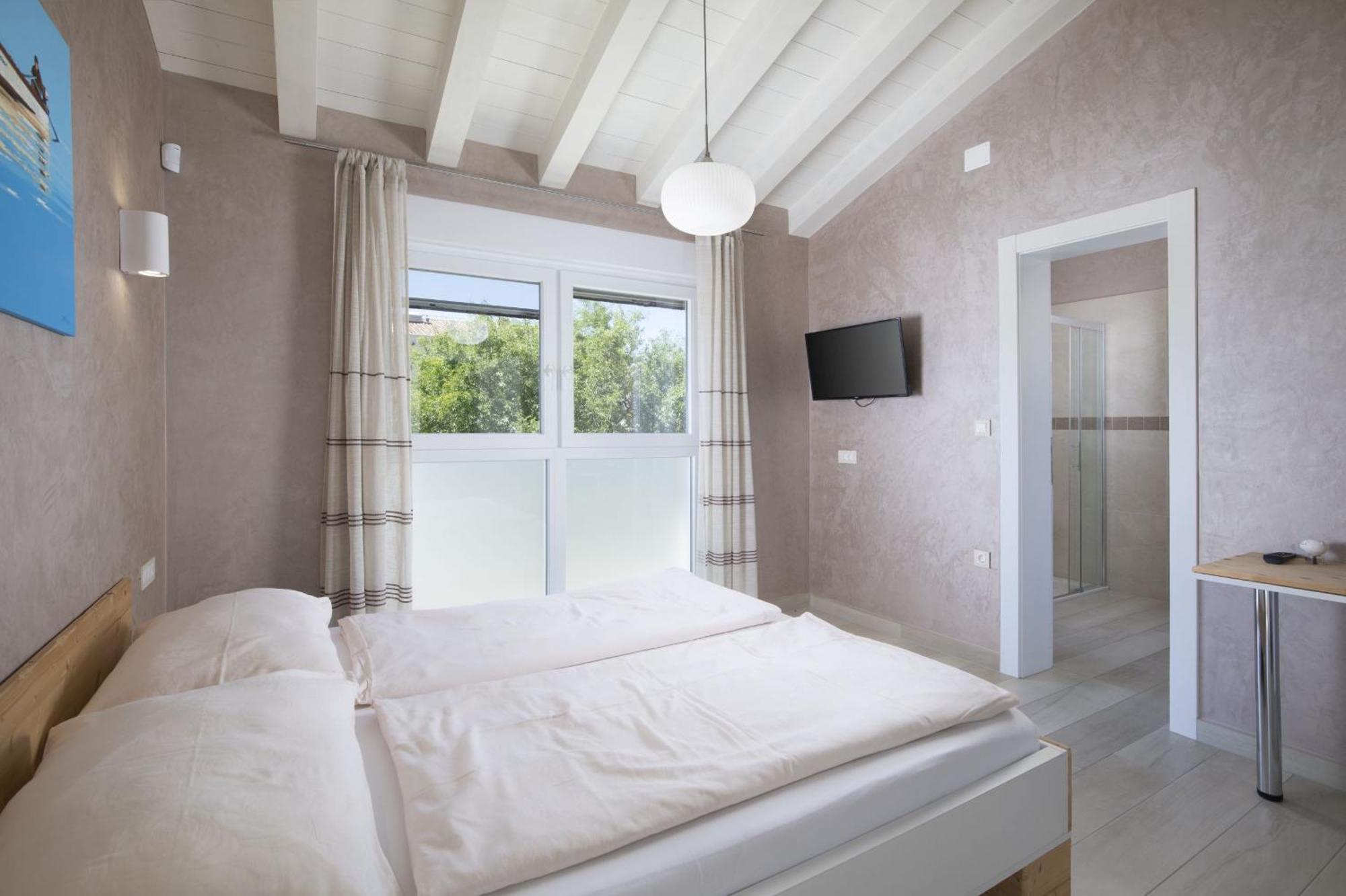 Villa Olivia - New And Modern House With Pool, Souna, Jacuzzi & Playground, Liznjan - Istra Exterior photo