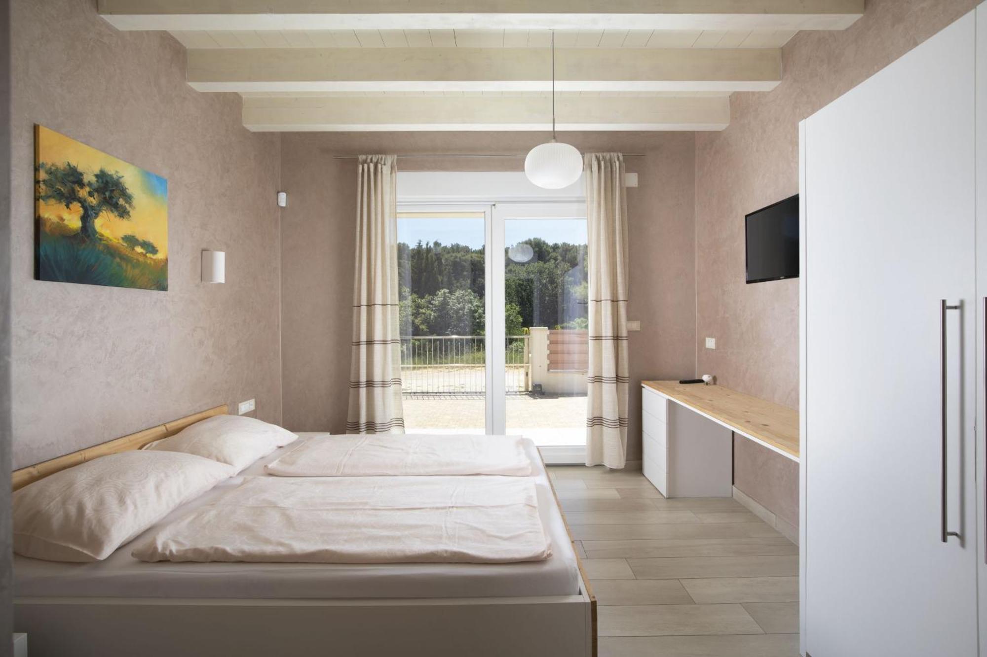 Villa Olivia - New And Modern House With Pool, Souna, Jacuzzi & Playground, Liznjan - Istra Exterior photo
